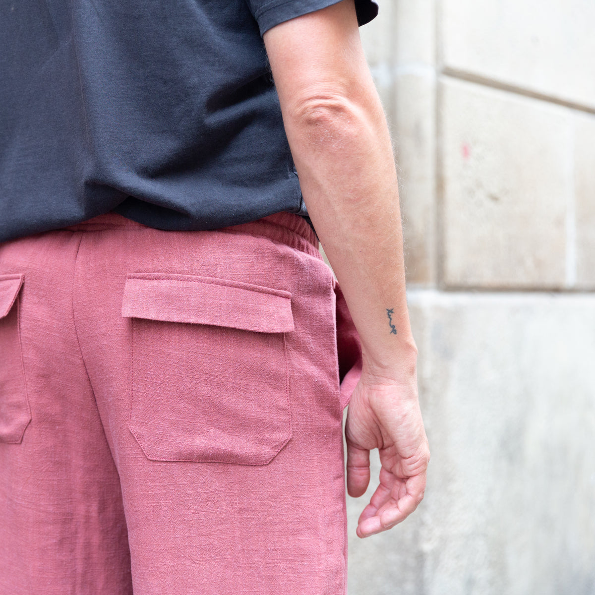 Pantalón Inar – patrón de costura PDF, vista espalda